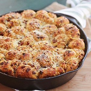 pepperoni pull apart garlic knots